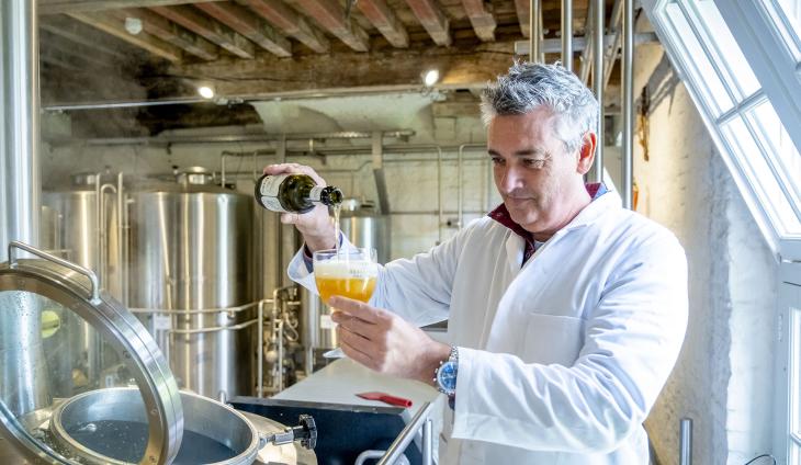 Brouwer in de abdijbrouwerij