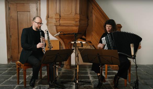 Accordeonist en vioolspeler